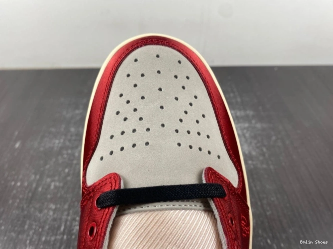 Bmlin Shoes Away 1 Low OG Air Trophy FN0432-100 Room x Jordan 0715